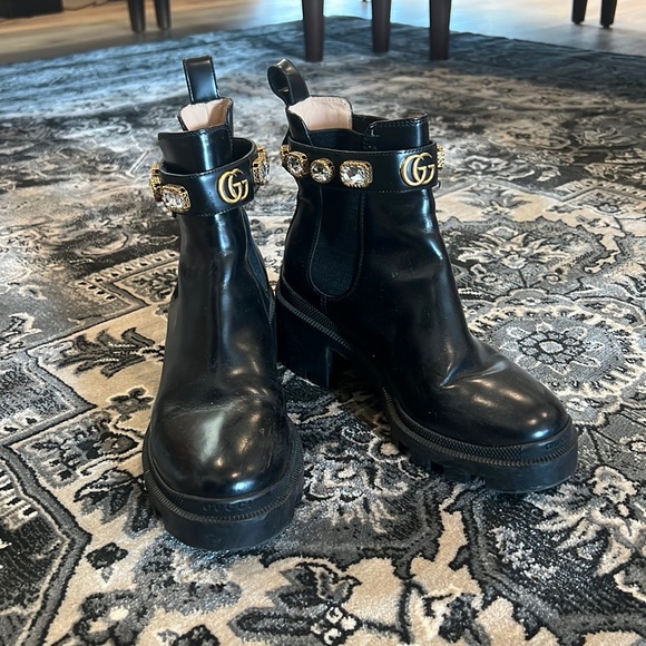 LEATHER ANKLE BOOT WITH BELT - Picture 2 of 4